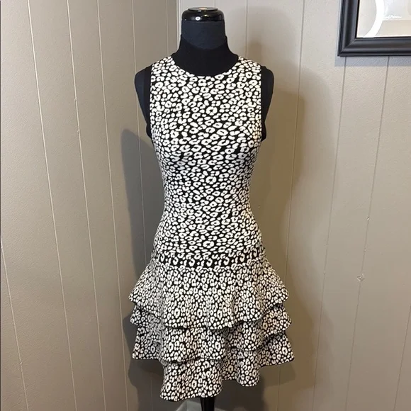 B6 MICHAEL Michael Kors Women’s XS Monochrome Patterned Midi Peplum Dress - Picture 1 of 7